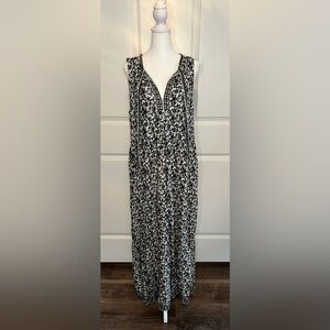 Max Studio Women’s Black and White Floral Patterned Maxi Dress Sz L NWT!